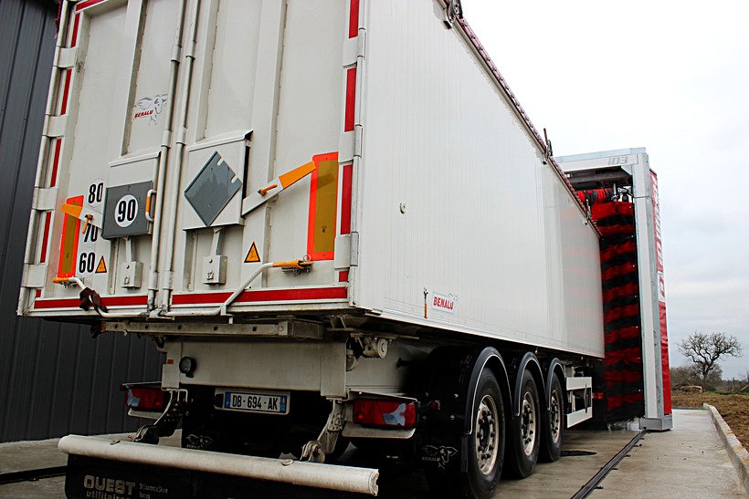 Lavage camion nettoyage poids lourd transports bremond