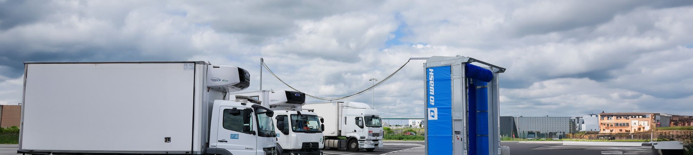 Vue d'un portique de lavage camion à Lille