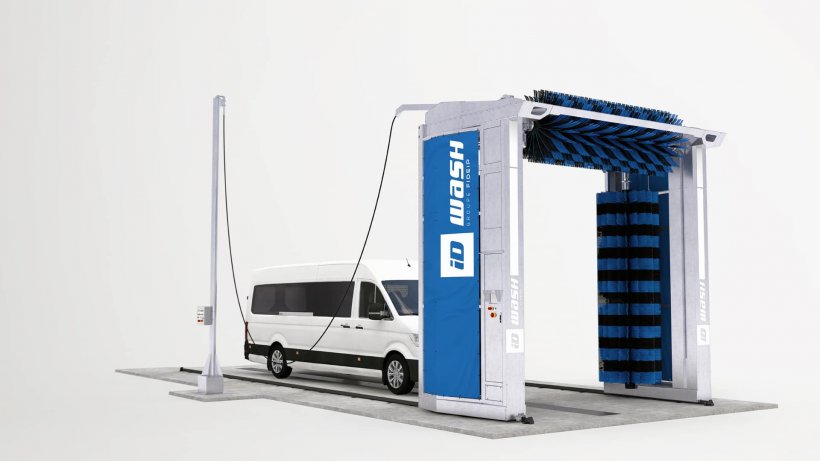 Nettoyage d'un minibus avec un portique de lavage autocars ID WASH