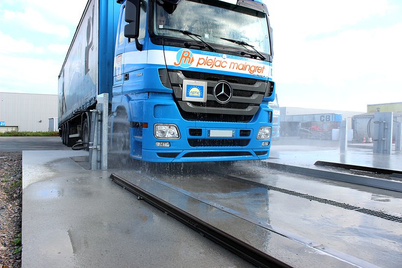 portique-lavage-poids-lourd-camion-transports-piejac-maingret.jpg Portique lavage poids lourd camion transports piejac maingret