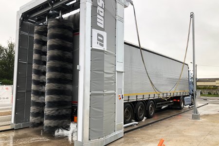 Nouveau rouleau de lavage camion pour la station de lavage d'Aubrée Garage à Vern-sur-Seiche