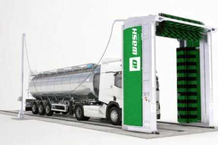 Station de lavage automatique pour le lavage des poids lourds et camions