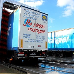 Lavage de 2 camions sur une station de lavage ID WASH